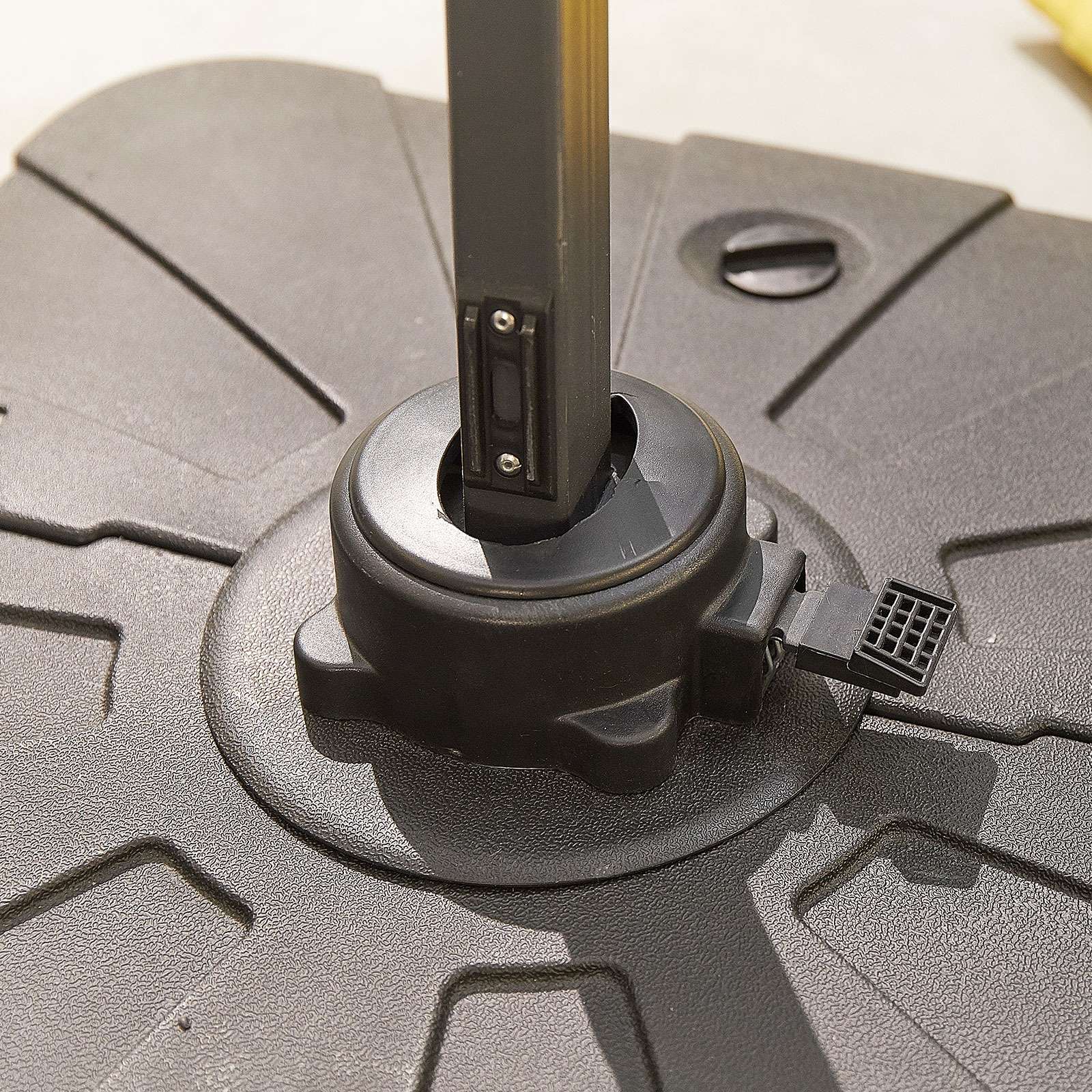 Nova <br> Cantilever Parasol Base 100kg - Image 2