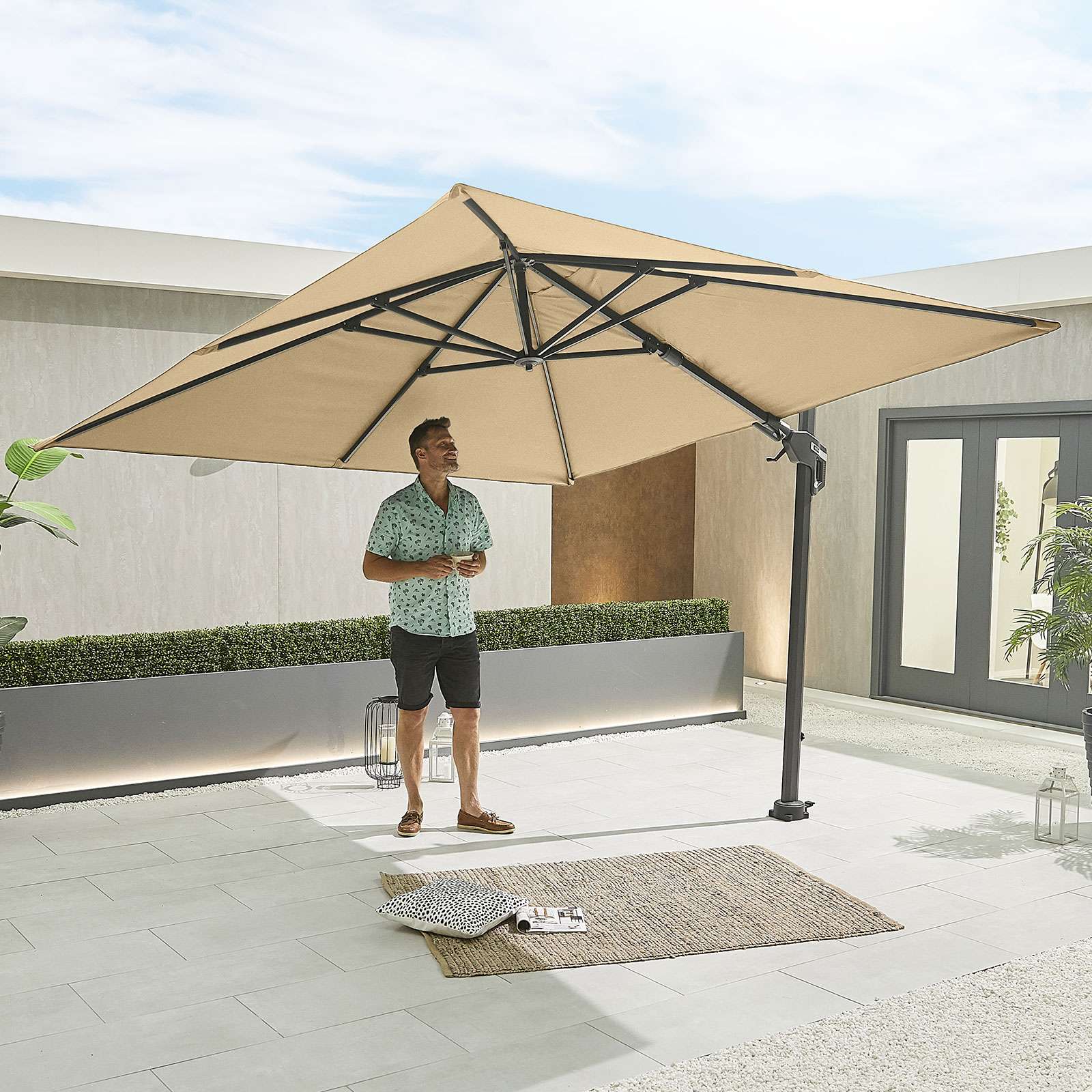 Nova <br> Genesis Cantilever Parasol - 3m Square Beige