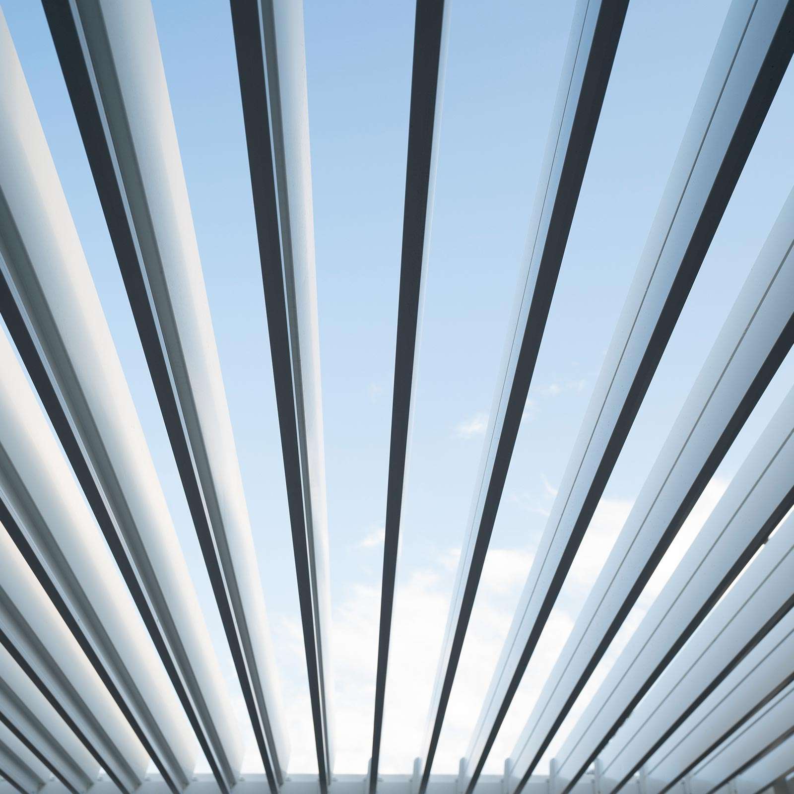 Nova <br> Titan Aluminium Pergola - 6m x 3m Rectangular - Grey - Image 3