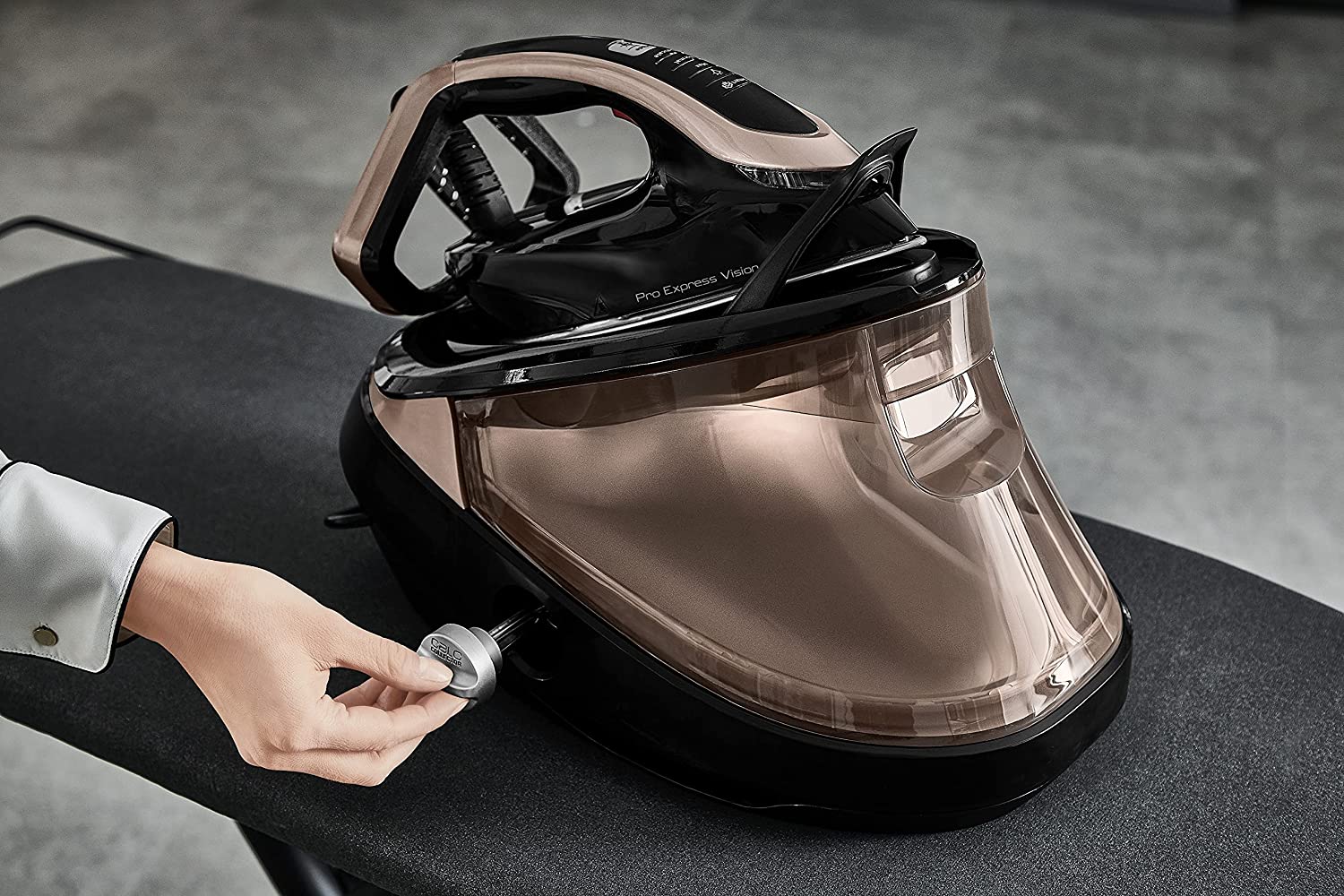 Tefal GV9820G0 Tefal Pro Express Vision Iron - Black & Gold - Image 6
