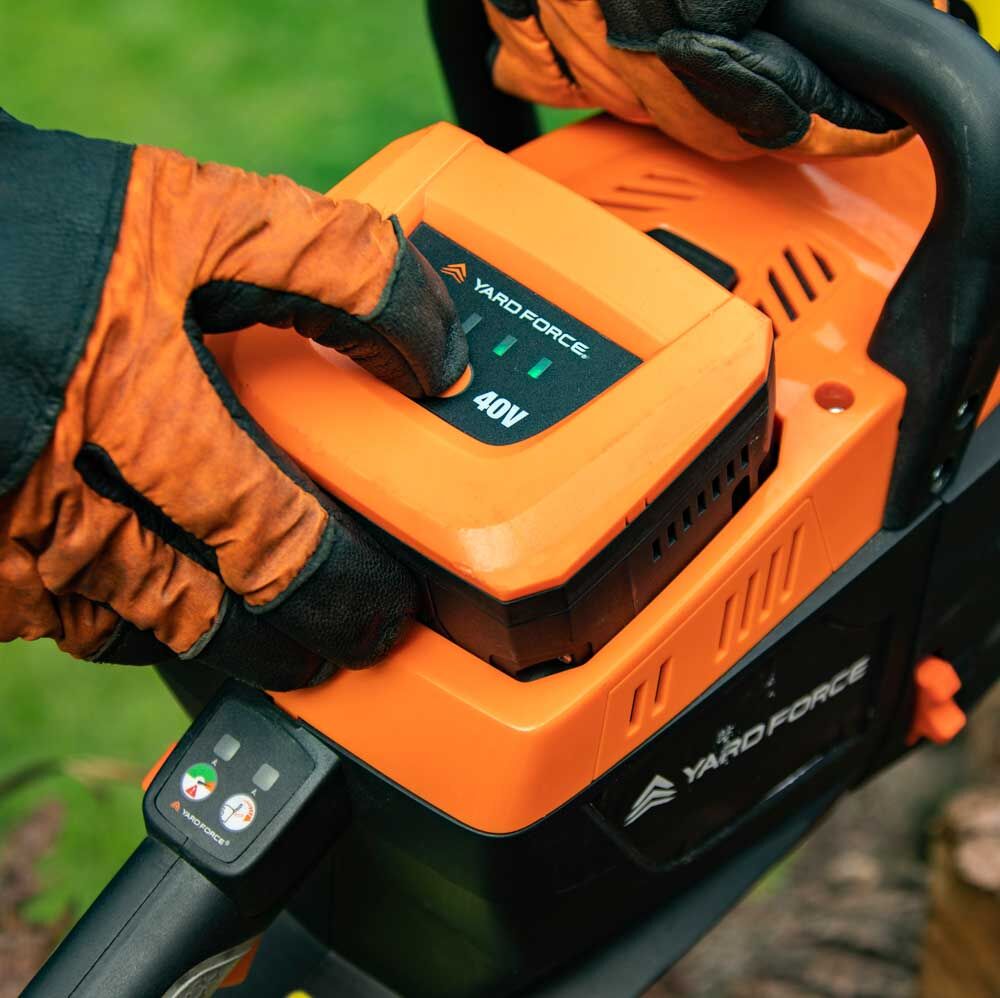 Yard Force 40V Chainsaw With 1 x 40v Battery - Image 4