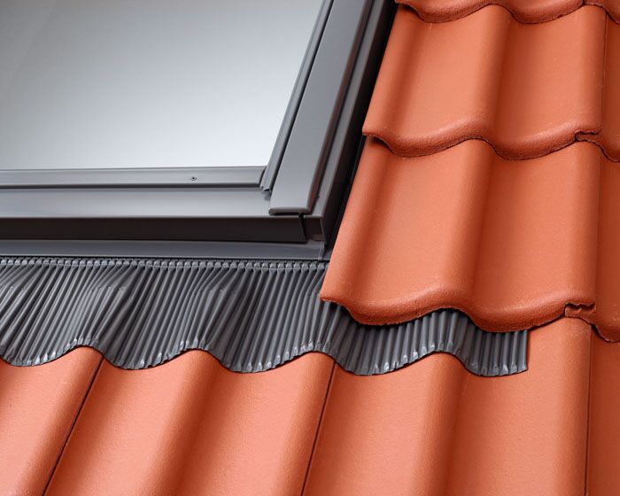 Velux EDW CK06 1000 Single Profiled Tile Flashing With BFX Underfelt - Grey - 55x118cm