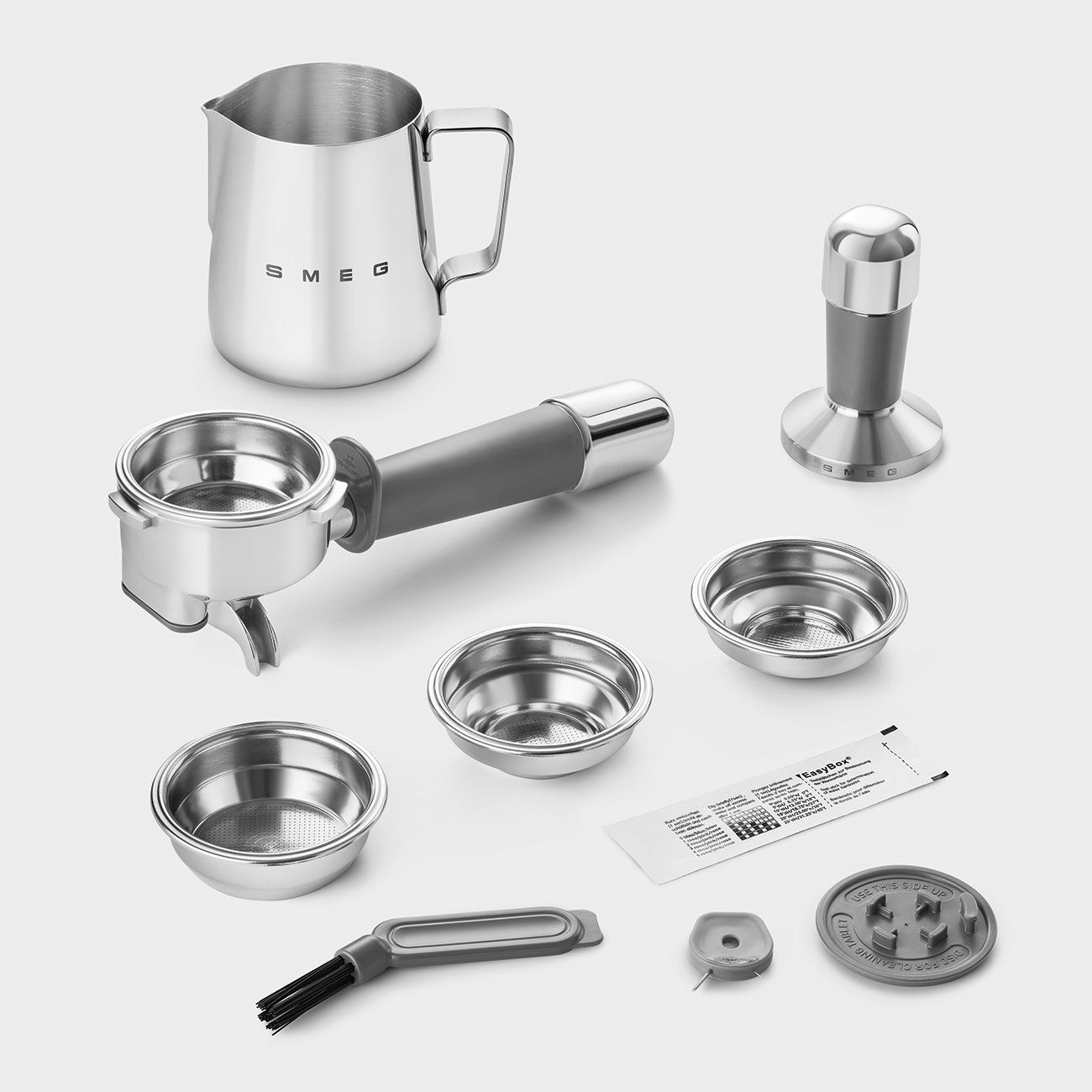 Smeg 50's EGF03WHUK Espresso Coffee Machine with Grinder in White - Image 3