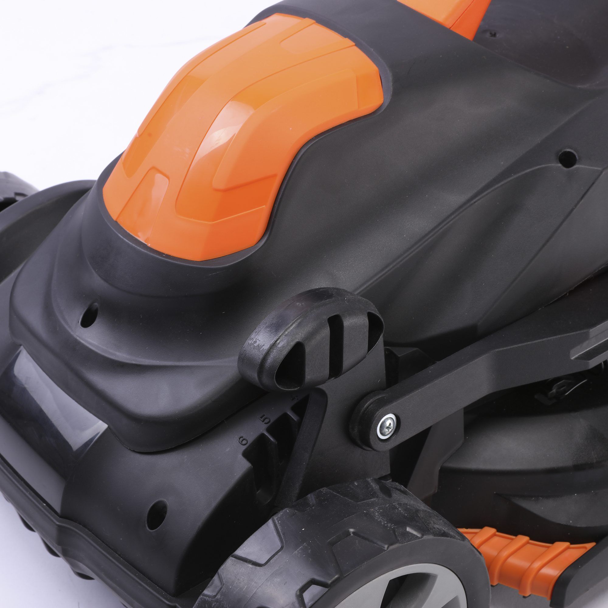 Yard Force 34cm Lawnmower 240v - Image 4
