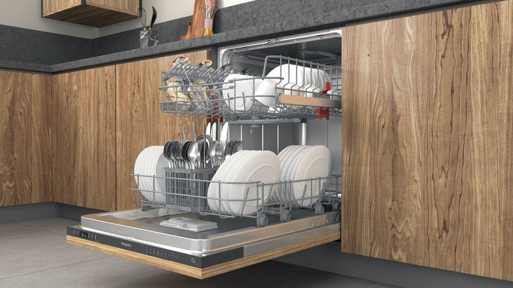 Hotpoint H2IHKD526UK Integrated Full Size Dishwasher - 14 Place Settings - Image 4