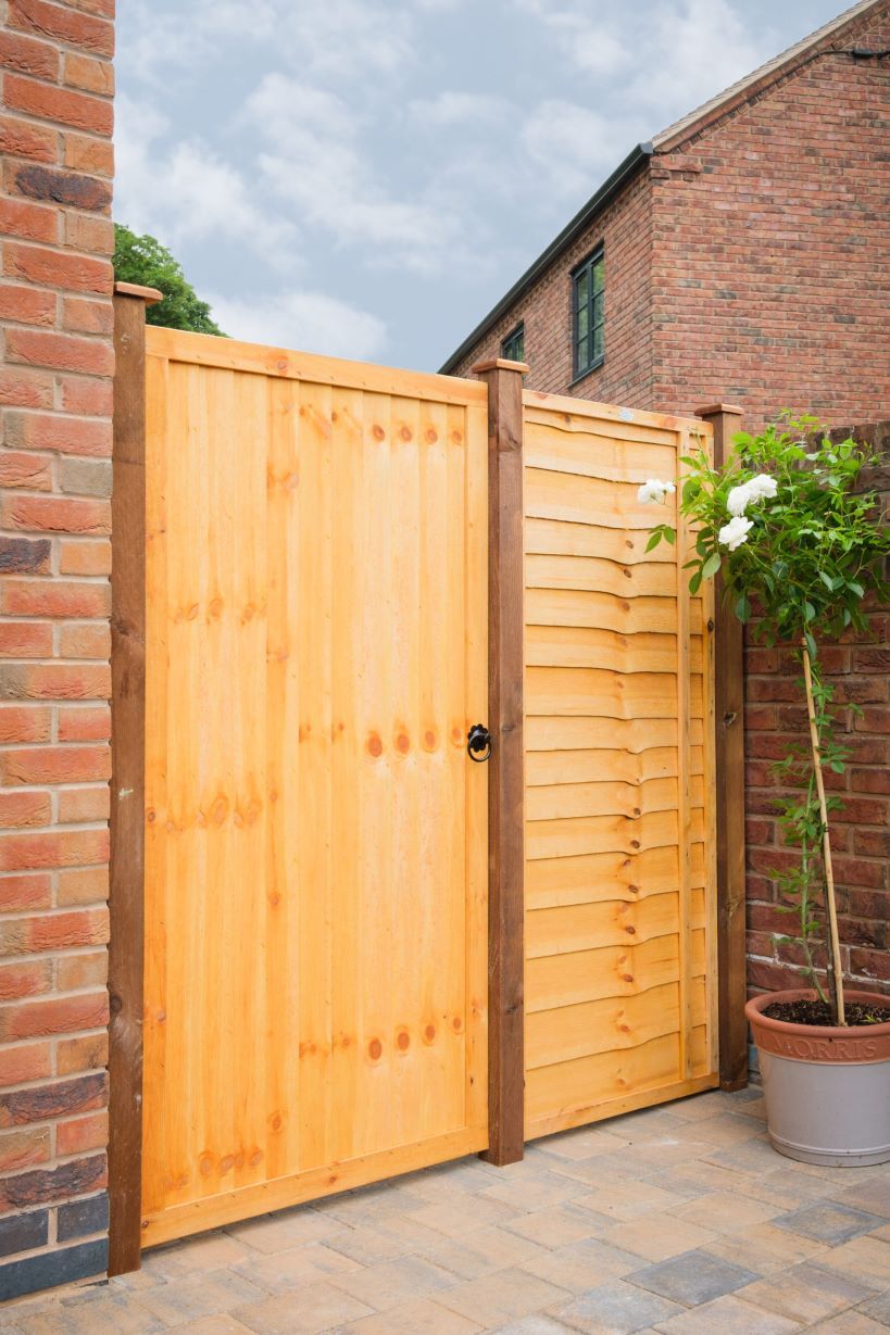 Grange GSCBGTG Superior Closeboard Gate 1.8m - Green - Image 3