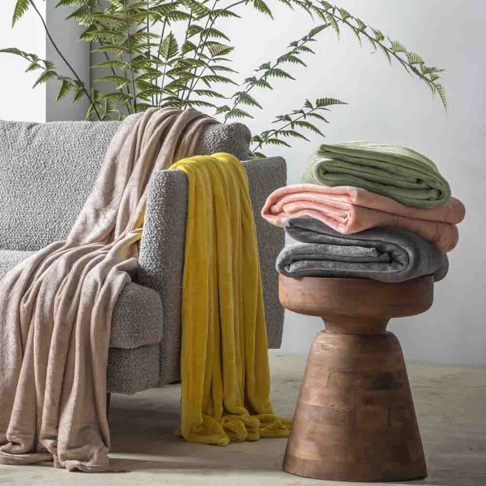 Rolled Flannel Fleece Blush - Image 4