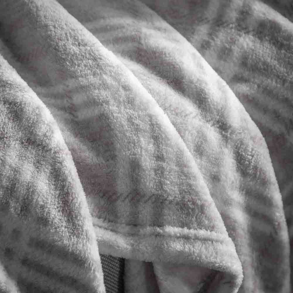 Checkmate Rolled Fleece Silver - Image 3