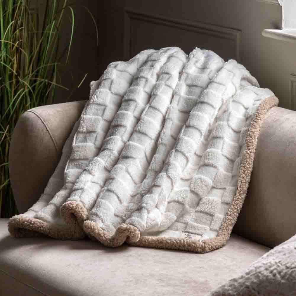 Oakley Checked Sherpa Throw Cream - Image 2