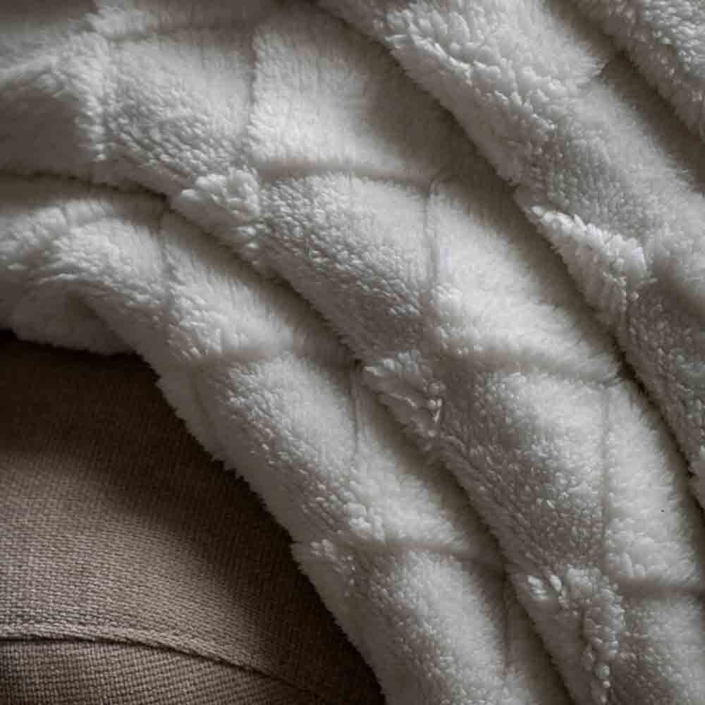 Oakley Checked Sherpa Throw Cream - Image 3
