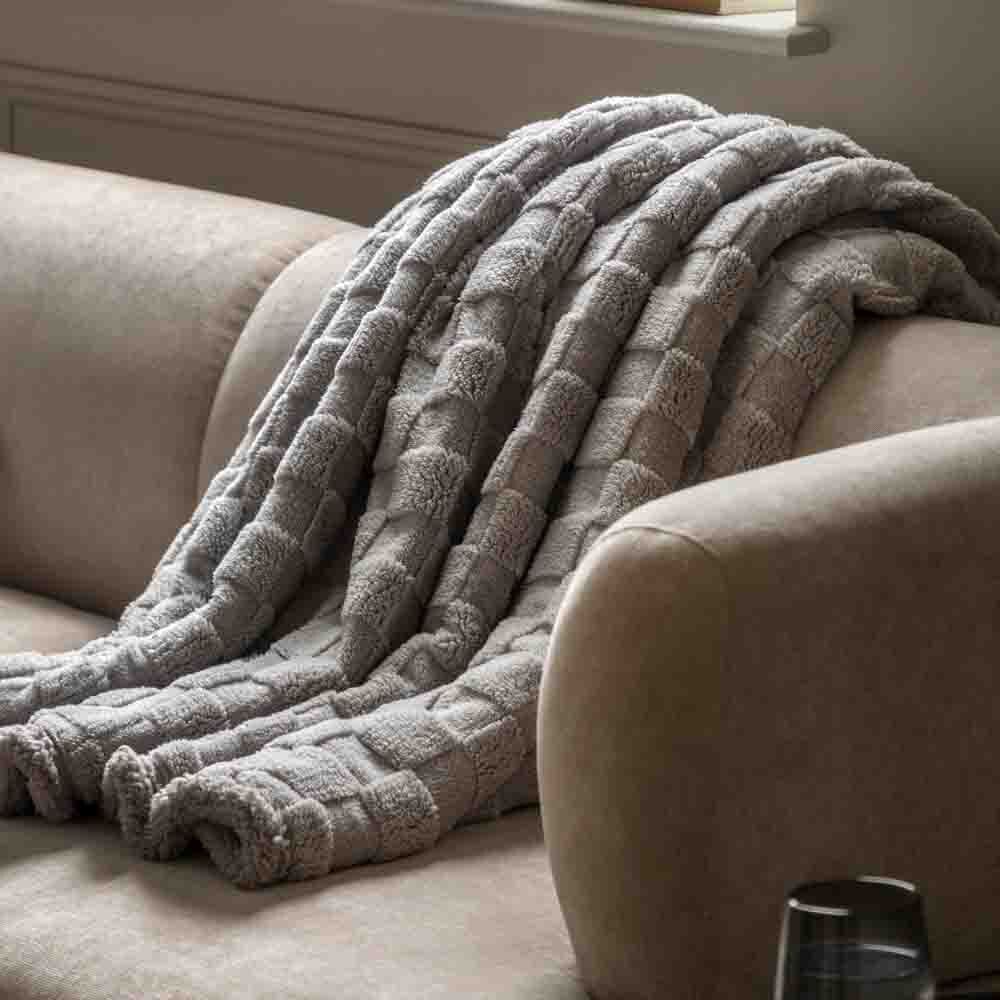 Oakley Checked Sherpa Throw Grey - Image 2
