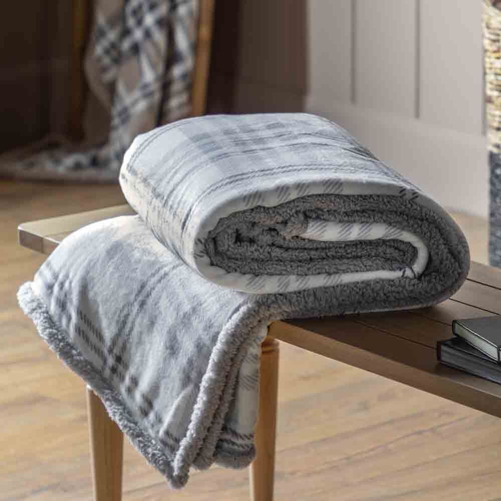 Tartan Sherpa Throw Grey - Image 2