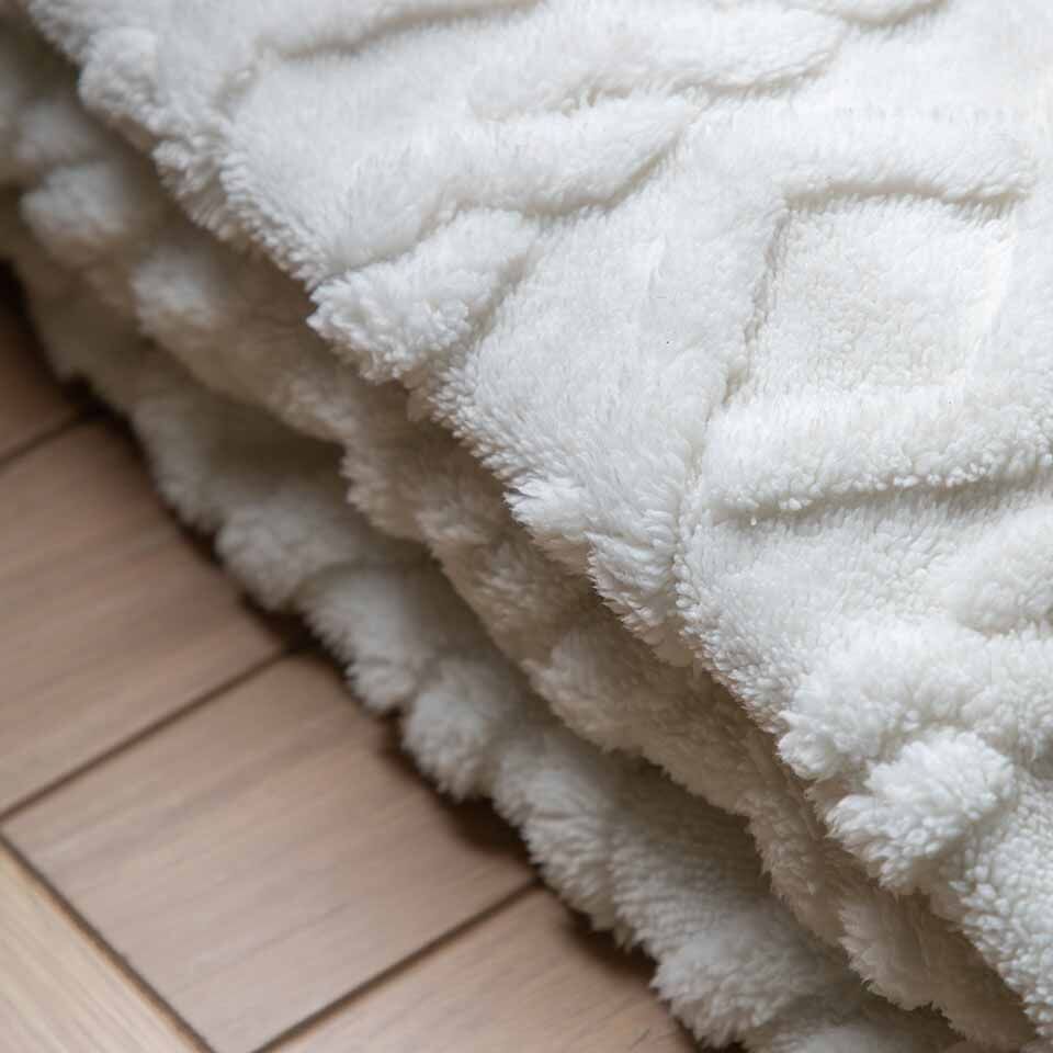 Textures Cable Knit Cream - Image 5