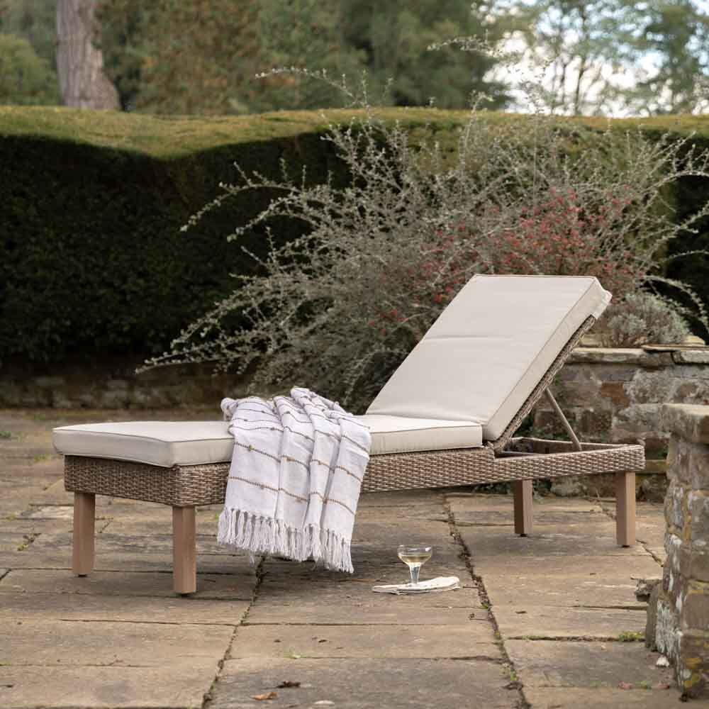 Tremoli Lounger