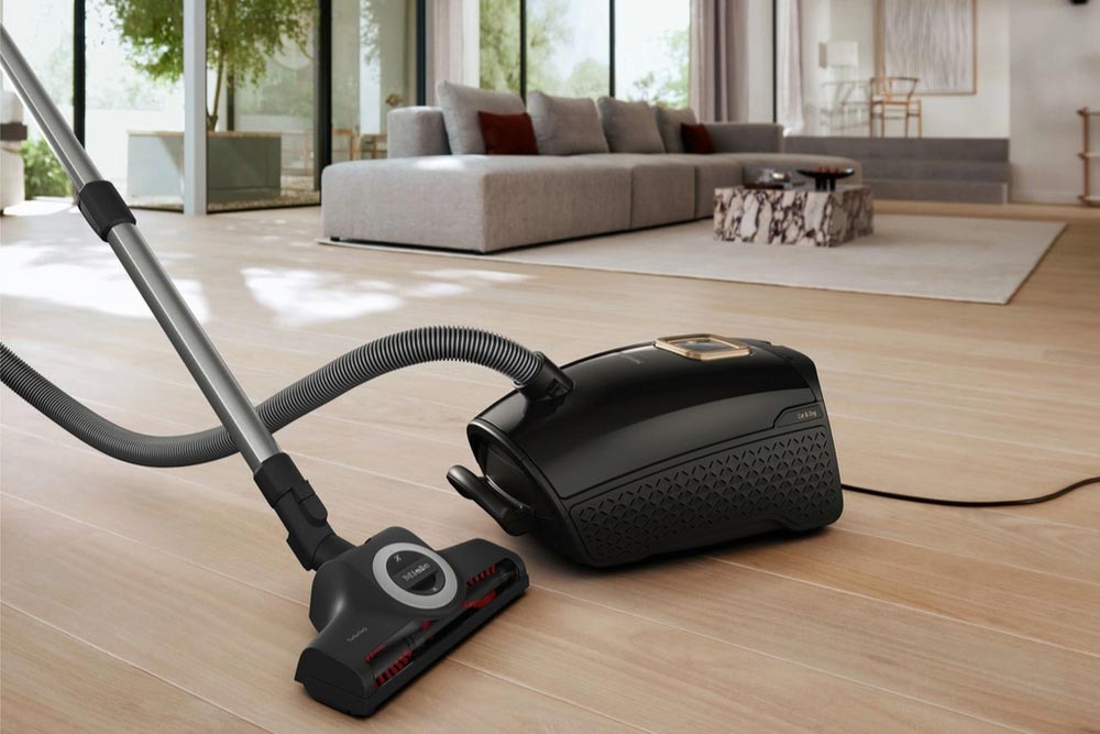 Miele Guard L1C&DFlex Cat & Dog Flex Cylinder Vacuum - Obsidian Black - Image 2