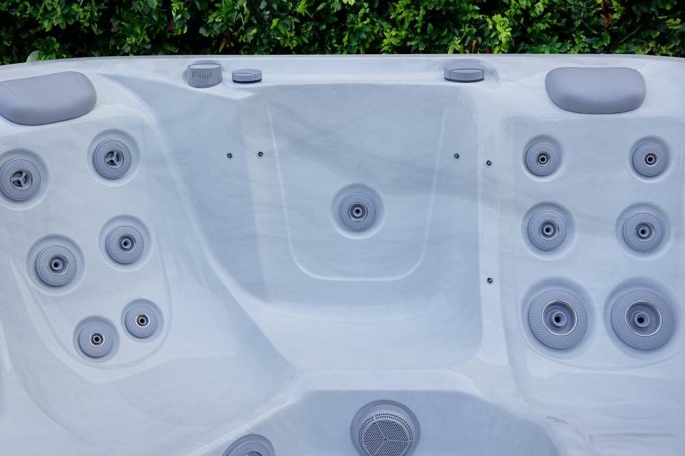 AquaSolus Zephyr Hot Tub - Image 3