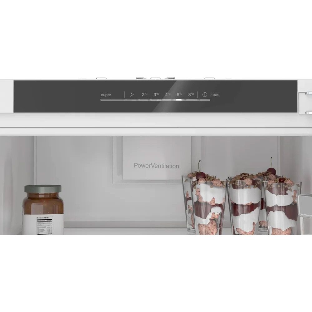 Bosch KIR81VFE0G 54.1cm Integrated Tall Larder Fridge - Image 4